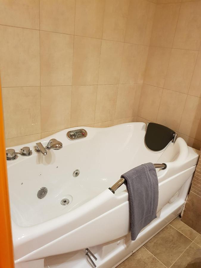 Lidra Hotel Aridaia Bagian luar foto